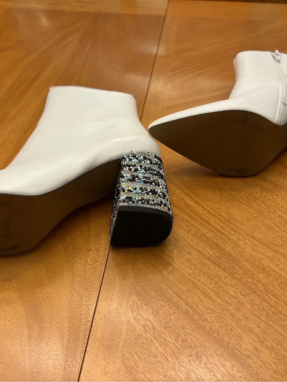 Betsey Johnson Kassie White Pointed Toe Ankle Boots Embellished Heel Size 8